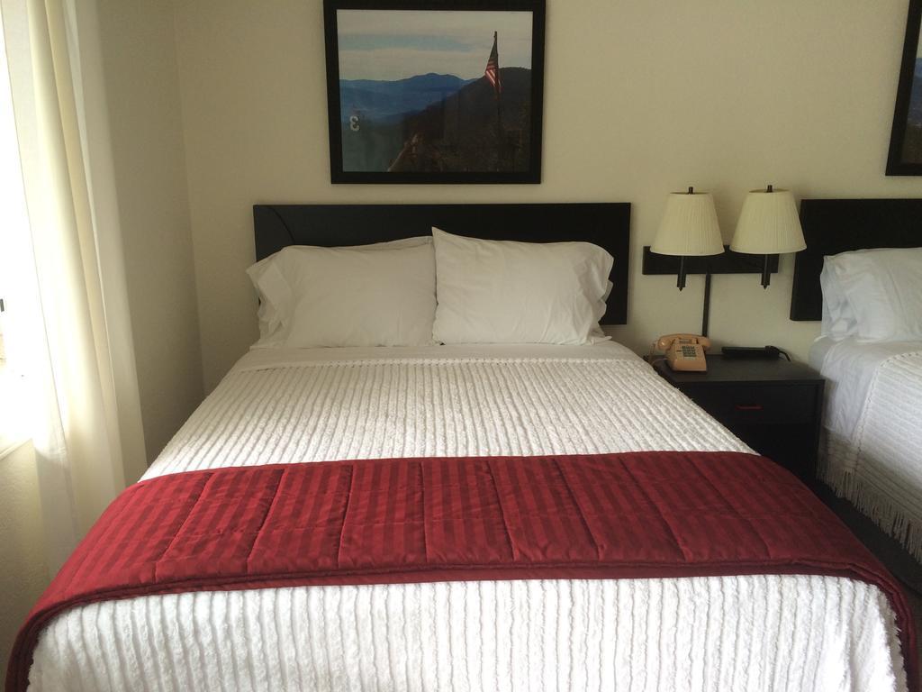 Cardinal Inn Maggie Valley Δωμάτιο φωτογραφία