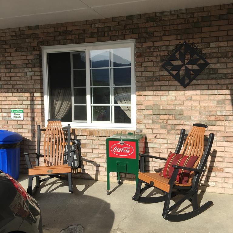 Cardinal Inn Maggie Valley Εξωτερικό φωτογραφία