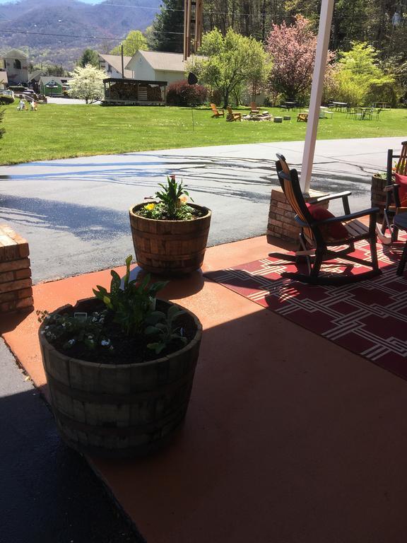 Cardinal Inn Maggie Valley Εξωτερικό φωτογραφία