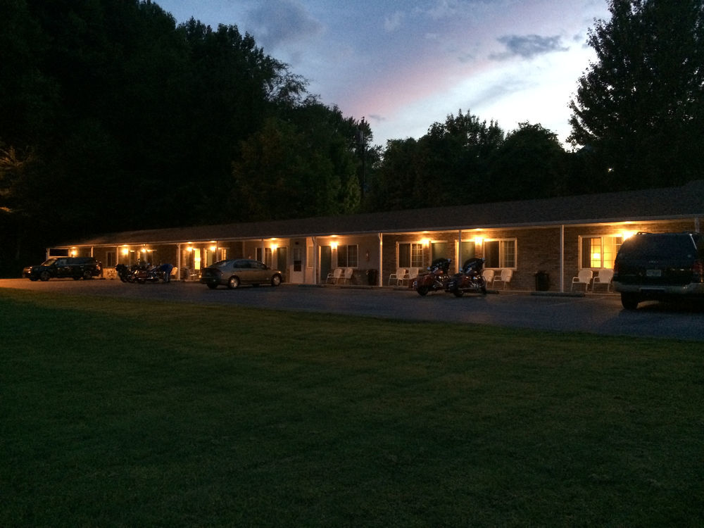 Cardinal Inn Maggie Valley Εξωτερικό φωτογραφία